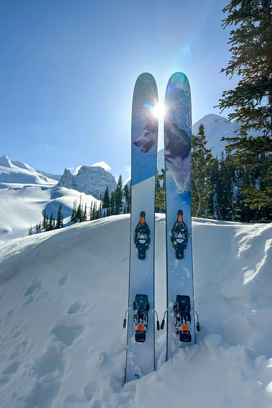 Guide des tailles des skis : comment choisir la longueur idéale ?
